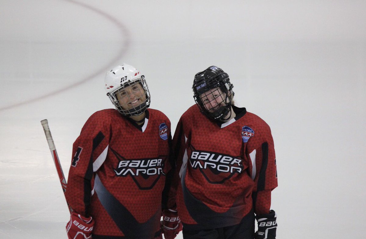 Erin_Bickler's tweet photo. Happy birthday thx for being funny and hanging out at hockey, congrats on being 17 finally💛💛 @eberlingg21 https://t.co/Jr5B0H9F8S