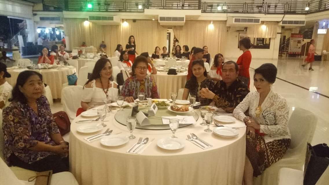SuantinaMade's tweet photo. Menghadiri perayaan HUT ILDI Ke-10 di Hongkong Garden Restaurant (7 Agustus 2018) https://t.co/DrUVyiYpev