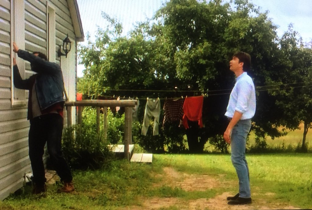 vfxtrev's tweet image. I’m pretty sure I saw @MrJerryOC stand in front of a house like this, except he had two aerosol cans to help him fly up! #CarterWGNA #mysecretidentity 😉