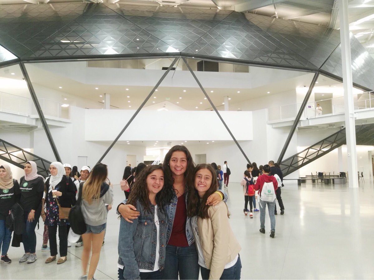 MInmaculadaJ's tweet photo. Hoy martes hemos visitado Nvidia, una compañía de tarjetas gráficas.
Y ya tenemos preparado nuestro póster para la exposición Technovation de mañana
#WorldPitch #technovation2018
#technovation @technovation
#itogether #JoinUs! https://t.co/WzCLM1AahC