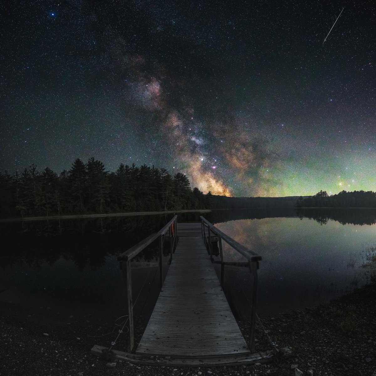 Ethereal Sky Dust lanes and spectacular air glow at the Quabbin Reservoir.....