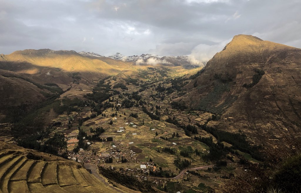 ivancanelas's tweet photo. En la peregrinación que hago desde la ciudad de La Paz hasta Machu Picchu en Perú se logran estas imágenes de paisajes alucinantes llenos de historia y belleza. Bendecido una vez más. #Pisaq #Perú #Intiwatana https://t.co/MeWa56UmsD
