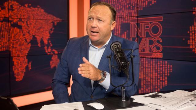 thehill's tweet photo. Twitter CEO says company won't ban Alex Jones because he "hasn’t violated our rules" https://t.co/XgGz9CYwFy https://t.co/rT8E32X7Cm