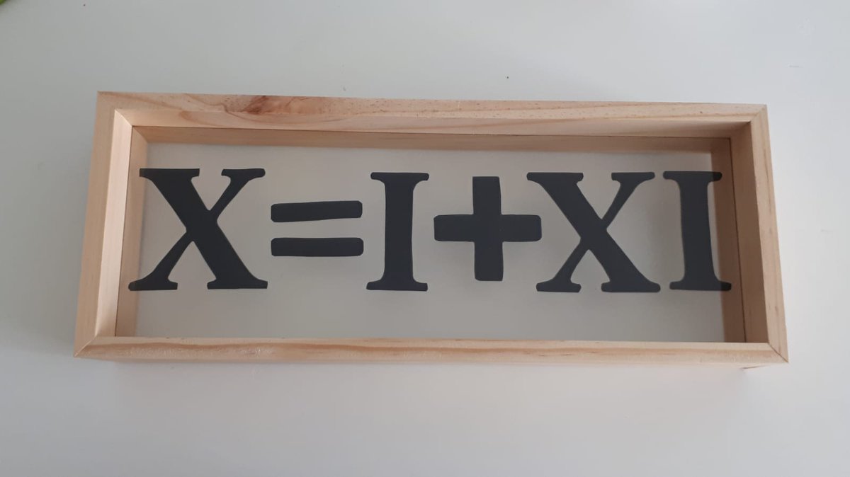 m_torrell's tweet photo. Ayer me lo regalaron junto con esta nota escrita: " Cuando hay un problema que no tiene sentido, a veces la solución es tan sencilla como darle la vuelta " . Bon dia desde Barcelona. https://t.co/YkxLvzC4Vs