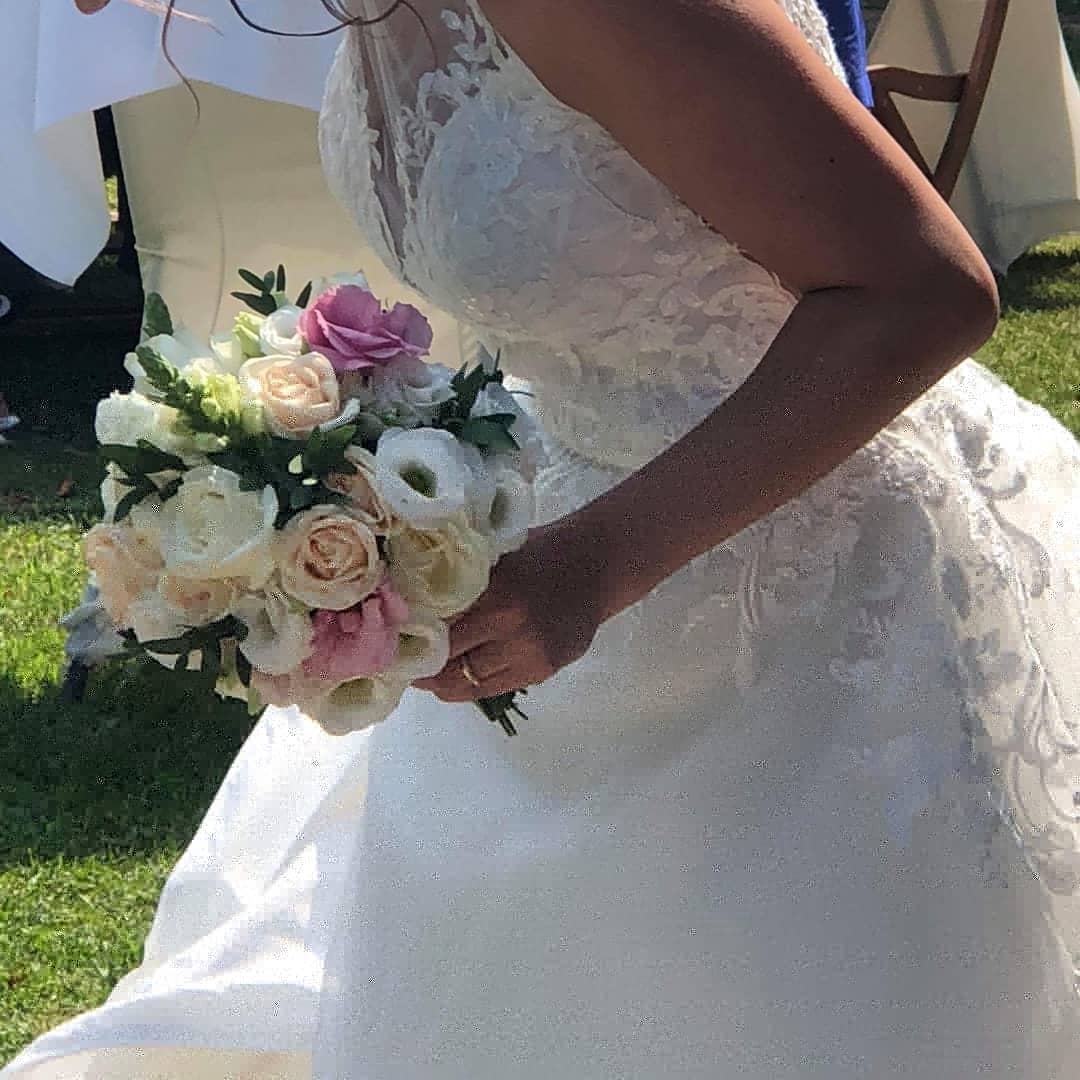Ad ogni sposa il suo bouquet! Matrimonio J&amp;P 
Photography; Pablo Ruan ( special thanks) 
#bouquetdasposa #weddingbouquet #weddingitaly #weddinginitaly #italywedding #italyweddings #weddingflower #weddingdecor #destinationwedding #engaged #justengaged #marriageitalie
