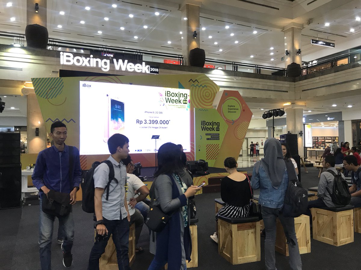 swaragamafm's tweet photo. #NowHappening Ini adalah #iBoxingWeek @iBoxIndonesia pertama yang diadain di luar Jakarta, disini kamu bisa dapetin iphone X cuma dengan 14,999k sampai 12 Agustus 2018 di @plazaambarrukmo https://t.co/CctwW1vpMz