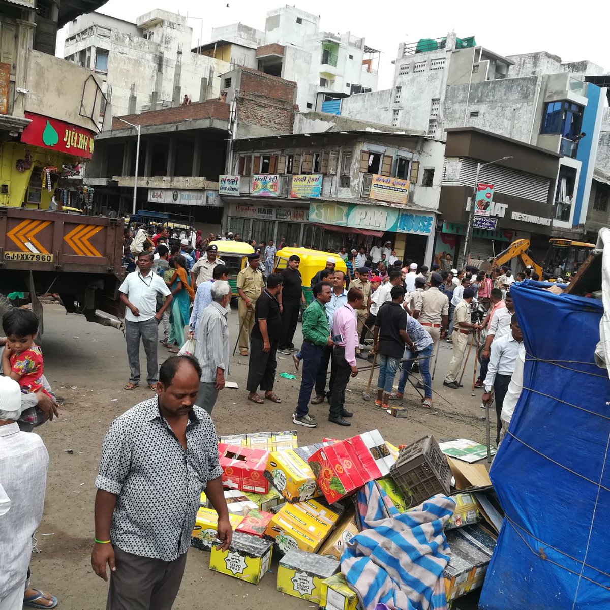 #DemolitionDrive at Bhatiyar Gali, which is famous for its non-vegetarian street food.