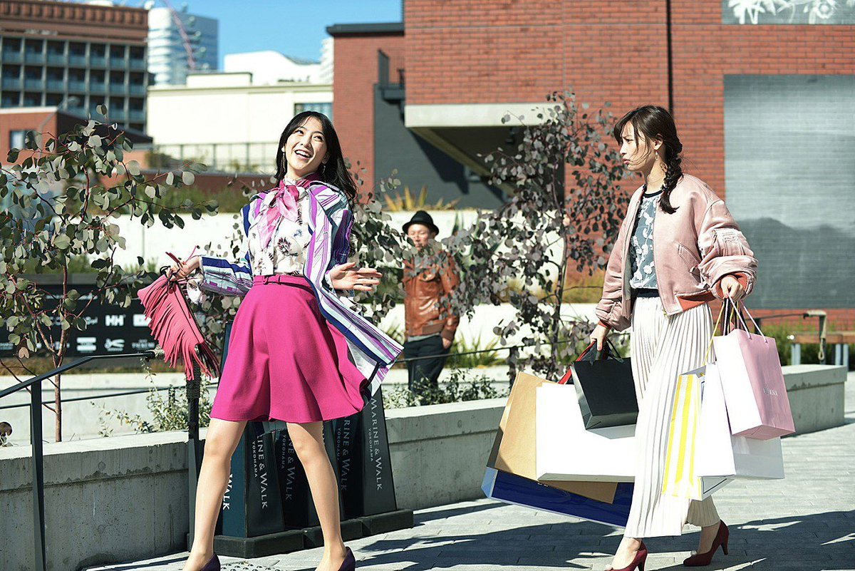 #레온 병맛 느낌 B급 감성의 코미디로 카라의 멤버였던 강지영이 연기자로 나오는건 처음 보는데 여기서 남자와 몸이 바뀌고 하는 천방지축 캐릭터...