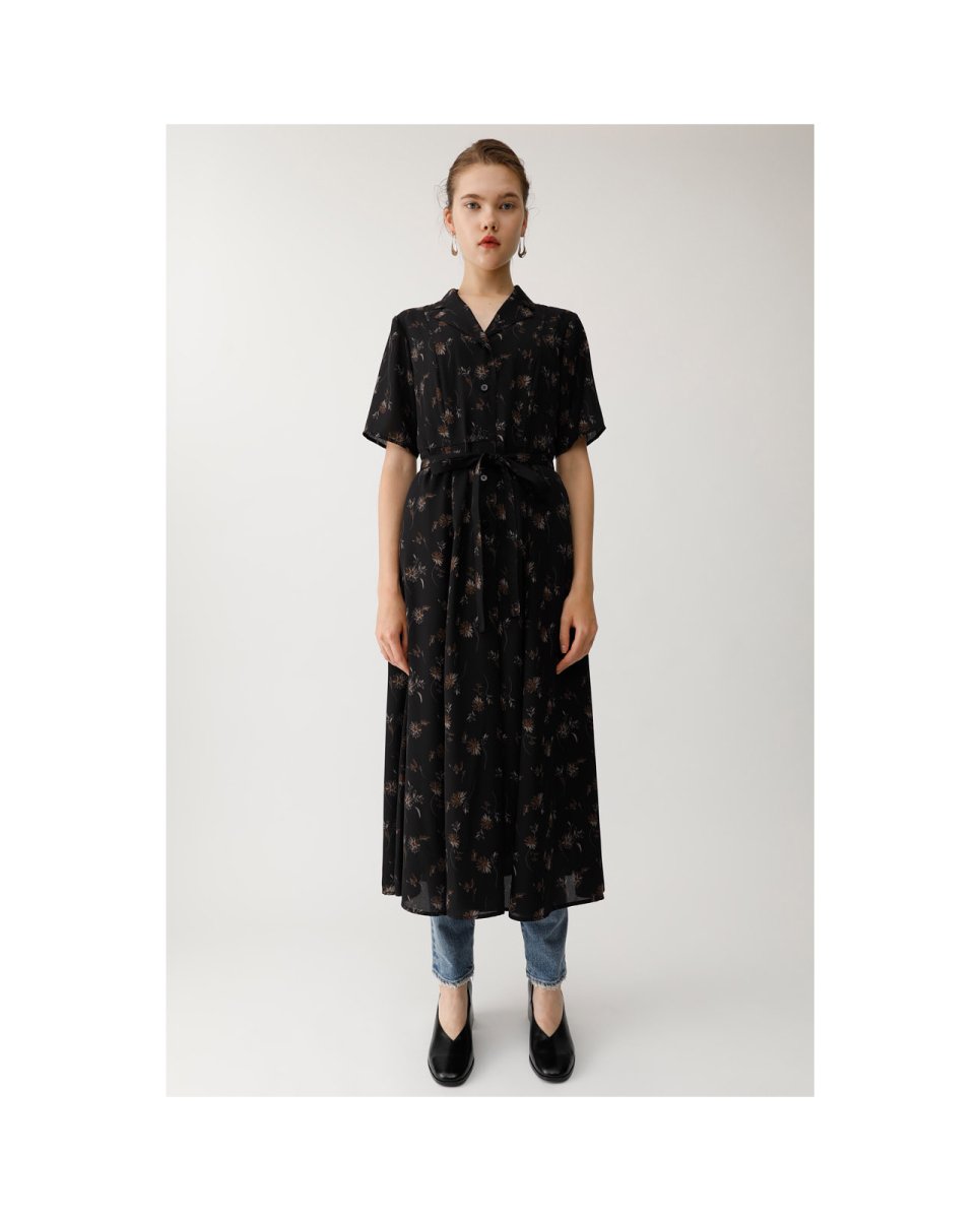 O Xrhsths Moussy Official Sto Twitter New Arrival Open Collar Flower Dress H30 6380 落ち着いたトーンで起こしたオリジナル花柄のワンピース 8 10 金 より全国のmoussy店舗 Shelttervcにて発売予定 Moussy T Co 7qesisj9xp