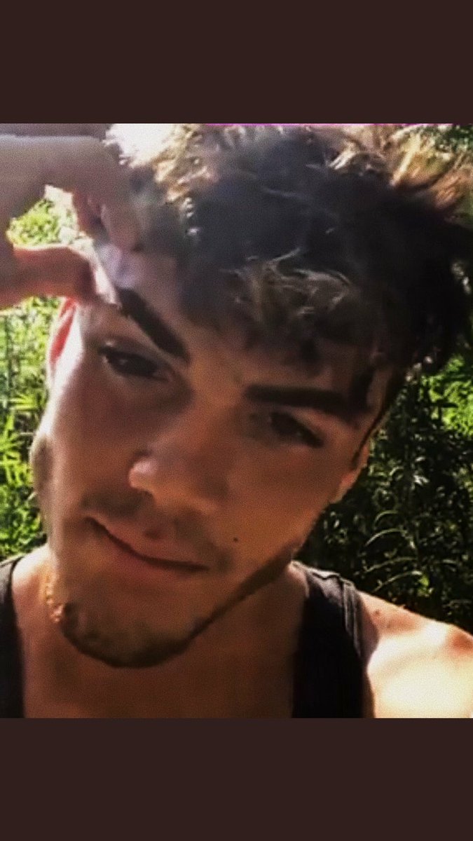 Tarra_Lo87's tweet photo. Hey @GraysonDolan now it's ur turn i beg u plz don't SHAVE! Ok thanks 😊 #LoveForGrayson https://t.co/Ee8KYF5e49