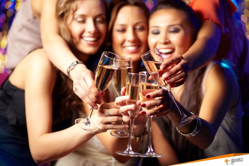 Given2us's tweet photo. Bachelorette Party – 10 Cool Ideas to Wow the Bride-To-Be
↦ https://t.co/RYq9mSeTPU
#Given2 #WeddingFun #BacheloretteParty https://t.co/XmHHkDXW7a