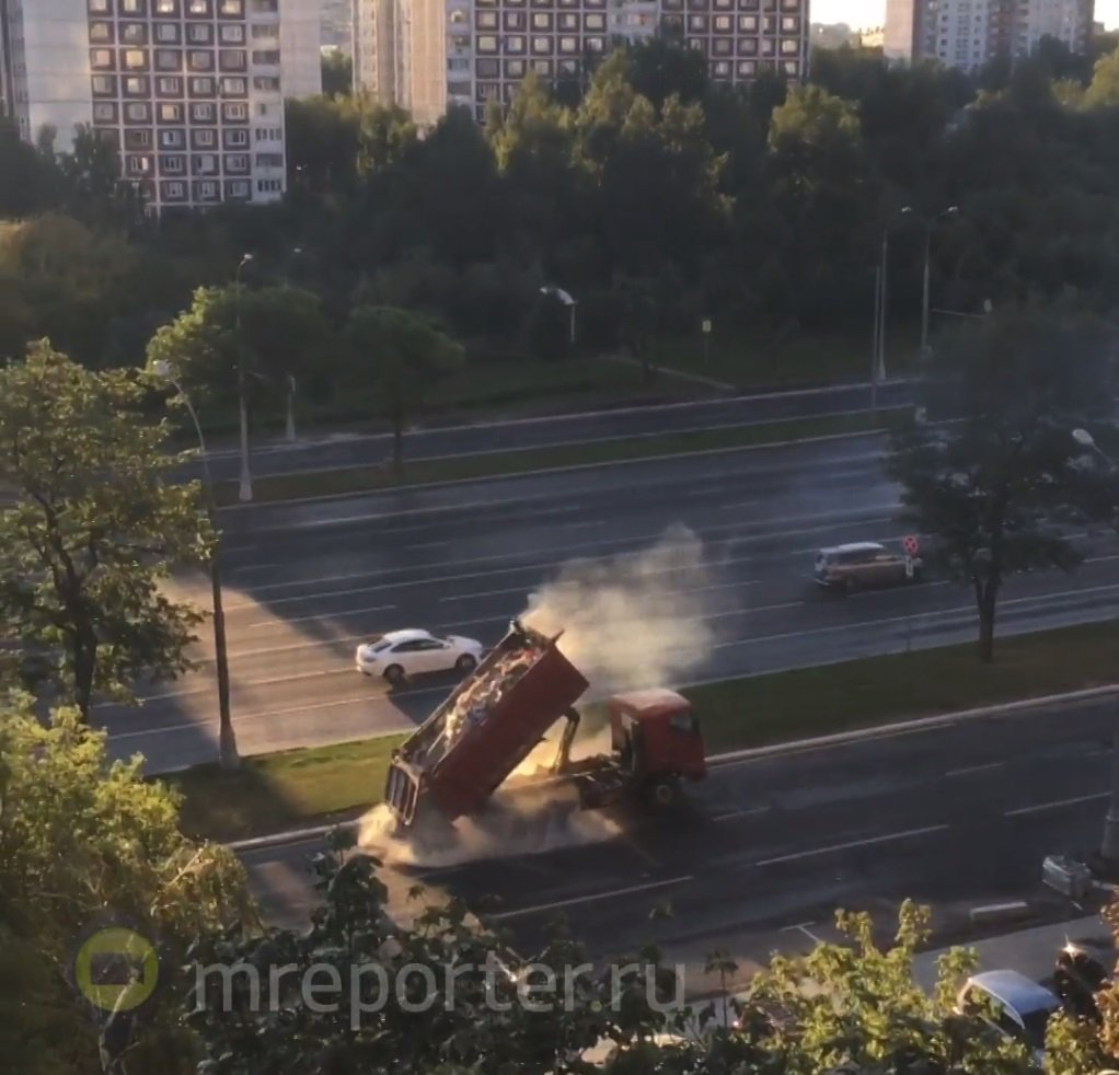 Что случилось а москве сегодня. Пожар на Каширском шоссе сейчас. Пожар на Каширском шоссе сегодня. Пожар в Москве сейчас Каширская шоссе.