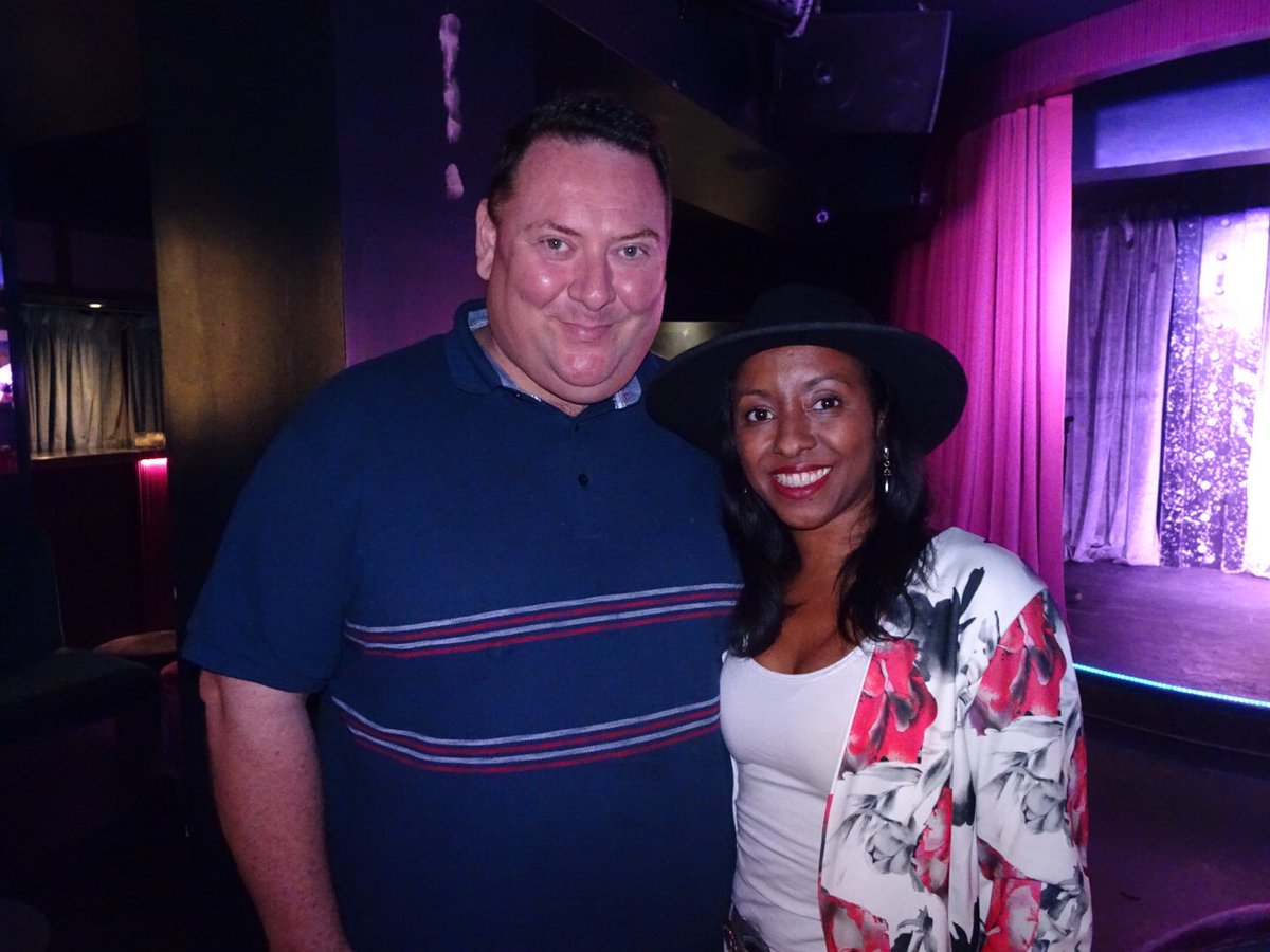 JUMPINSOUNDS's tweet photo. The hostess with the mostest @ellehcoruk @poprevue @freedombarsoho #PopRevue #SebCollective #FreedomBar #Soho #Showcase #NewMusic #LiveMusic #LoveMusic #JUMPINSOUNDS https://t.co/RdfevW3XSU