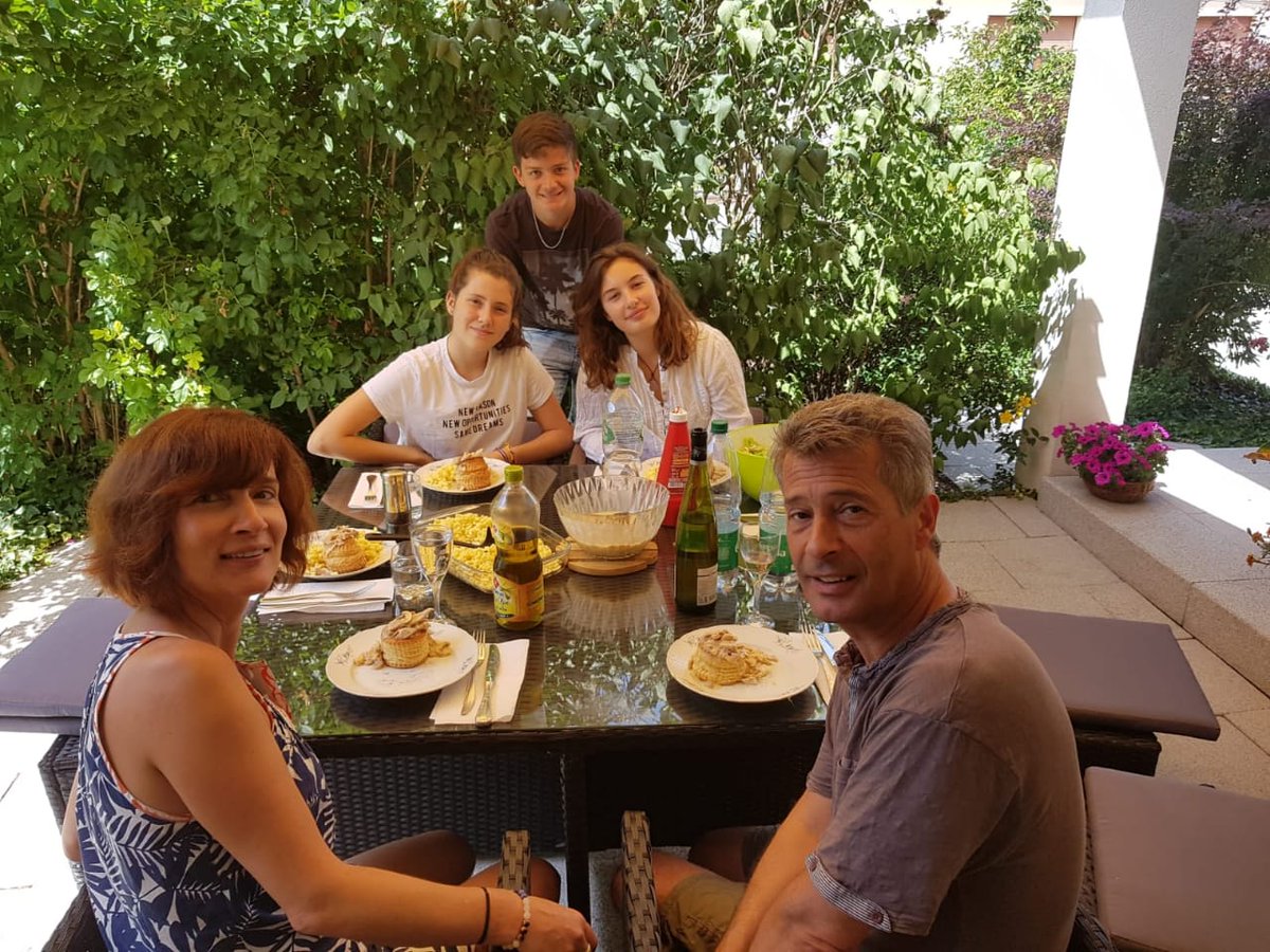 CapitanRotary's tweet image. Nuestros Embajadores de Buena Voluntad por la Paz, Helena Sciacsi y Bruno Quartara, fueron bien recibidos por la familia Malerba  en Alsacia (Francia).. Lazos de unión y amistad a través de nuestro Programa YEP.