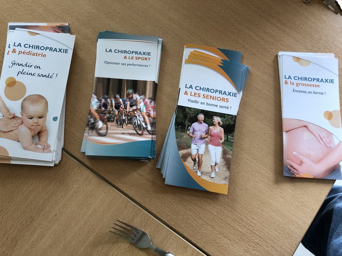 L_Arnal's tweet photo. OK, donc cette tonne de publicité était en évidence sur le comptoir d'accueil sans qu'on ait été prévenu...
Bien bien bien, va falloir être vigilant. https://t.co/FhnUkTBHp3