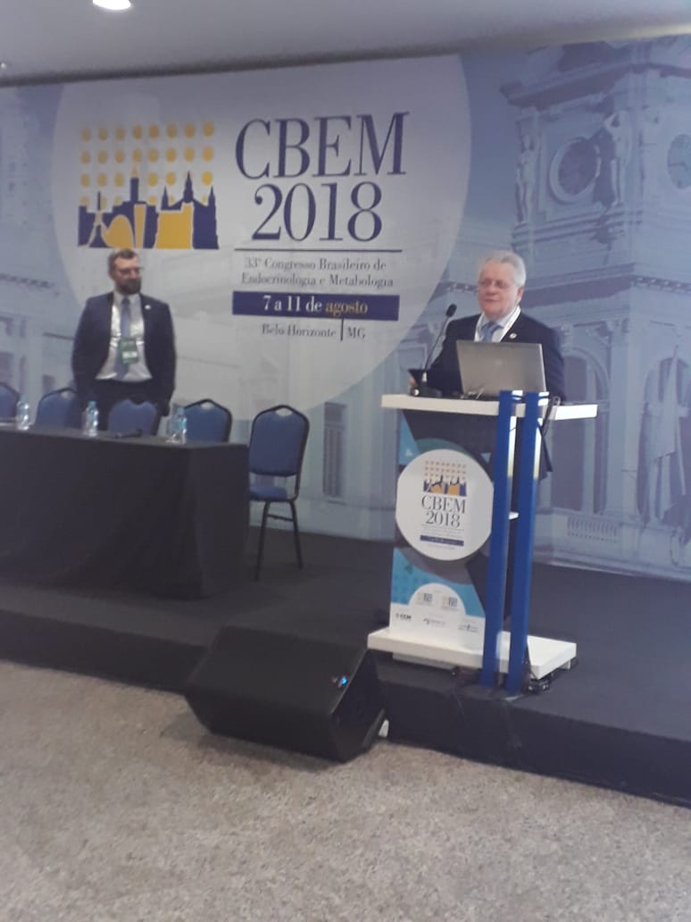 endocrinologia's tweet photo. Dr. Ricardo Meirelles, presidente da Comissão de Comunicação Social e ex-presidente da SBEM Nacional, recebeu o Prêmio José Scherman nesse segundo dia de #cbem2018 https://t.co/vO6e89Vx1Z