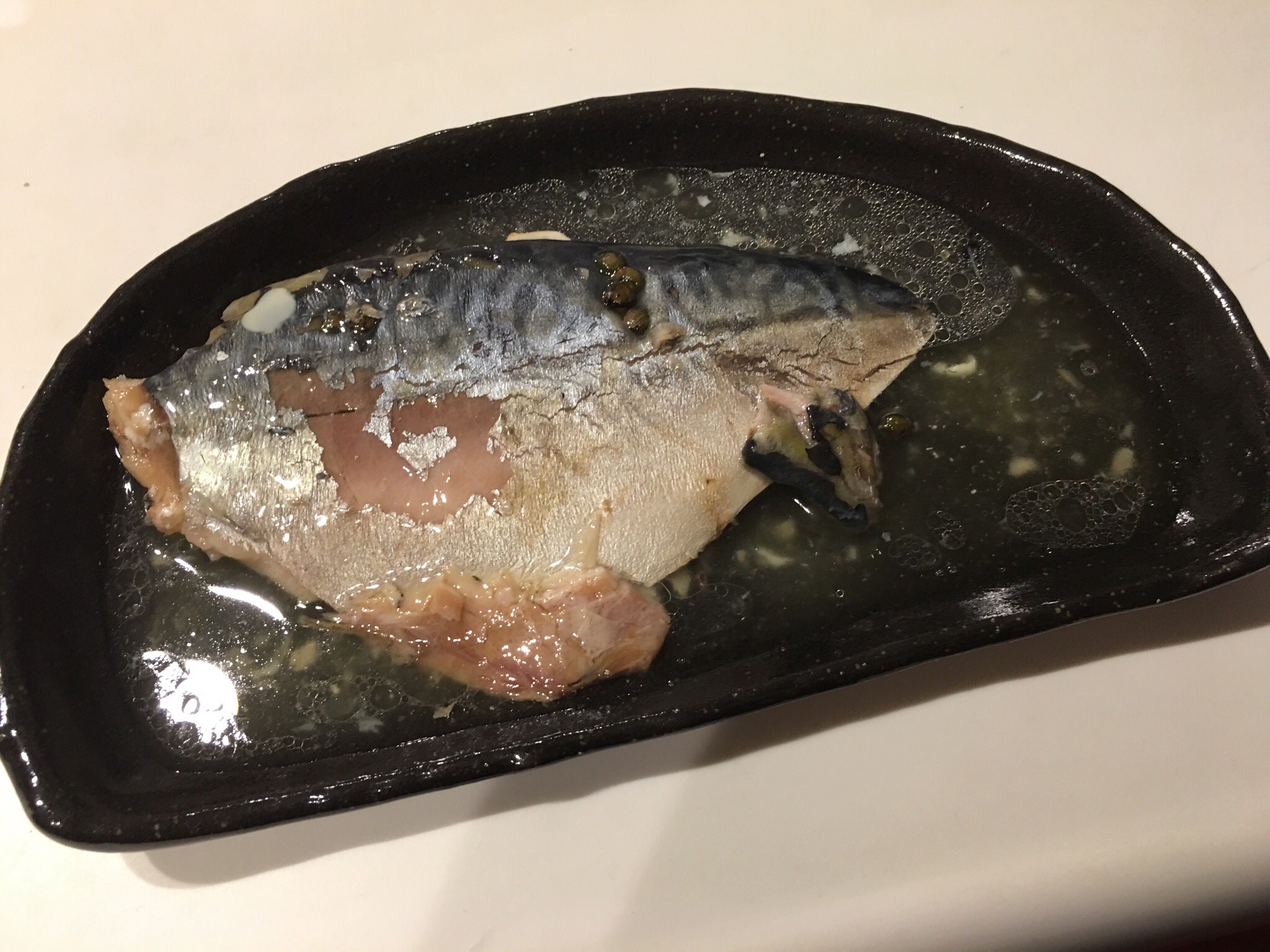 ちょこ 木の屋祭りでおっちゃんがベガルタのバンダナ巻いてたから買った石巻の山徳平塚水産さんのお魚 お肉加工品 金華さばグリーンペッパーオイル漬 をさっそくいただいたのだけどめっちゃうま ビールがすすむすすむ これ もっと買いたい