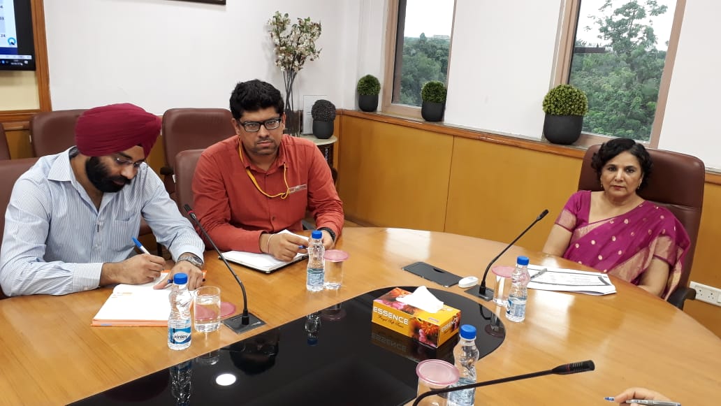 DARPG_GoI's tweet image. Review meeting held in @DARPG_GoI regarding implementation of eOffice in Central government Ministries/Departments. @DrJitendraSingh @PIBPersMin 
@DoPTGoI @MinOfCultureGoI @FinMinIndia #RevenueDeptt #DIPAM @YASMinistry @AgriGoI @NITIAayog