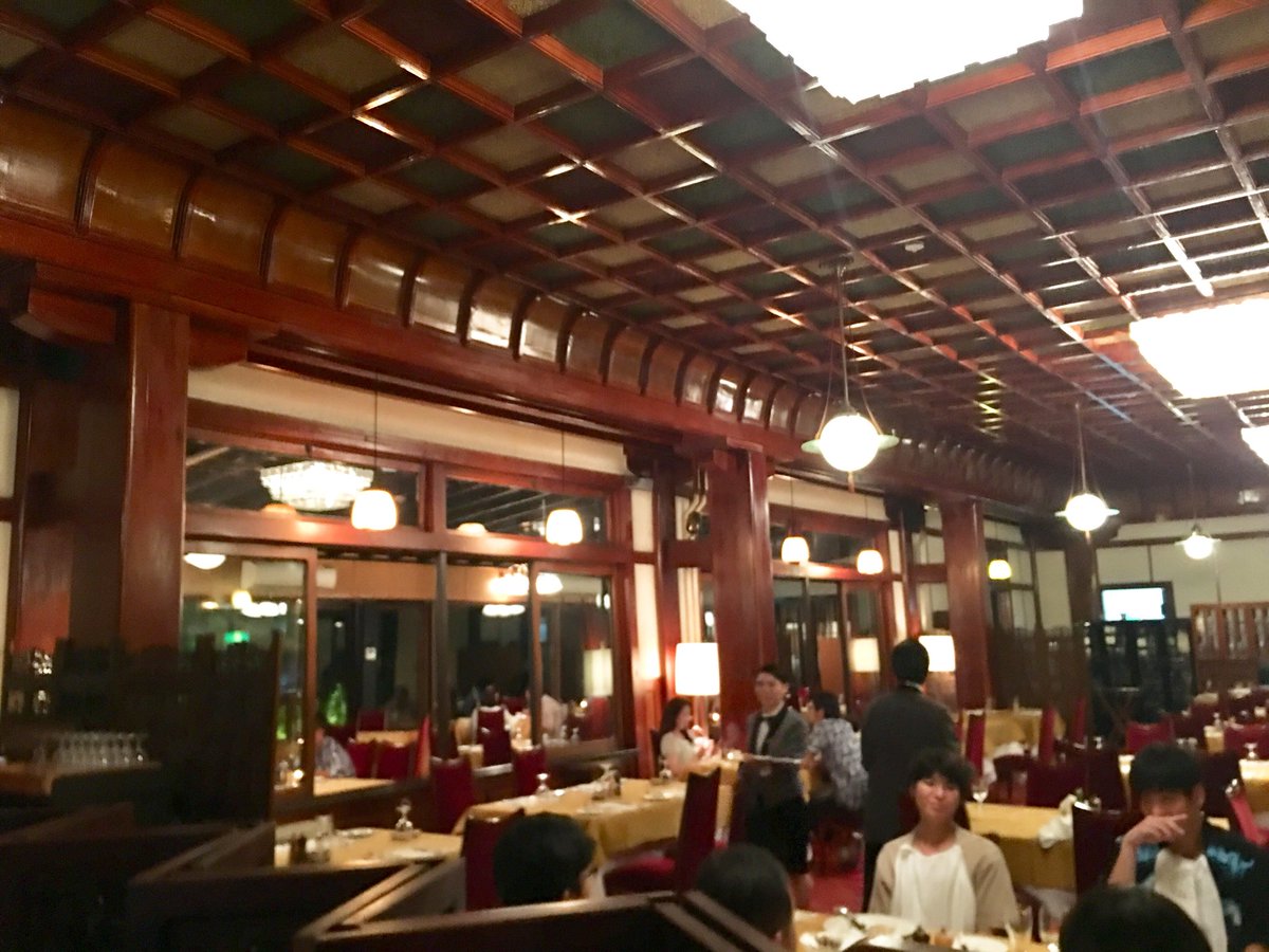 تويتر 加藤アカツキ على تويتر 軽井沢旅行が天候大荒れで割と大変でしたが 風立ちぬでおなじみの 万平ホテル に泊まれて良かった ダイニングルームが有名ですが 僕的にはカフェのワッフルがメチャ旨で歴代一位を更新しました T Co Khhuf0oigp