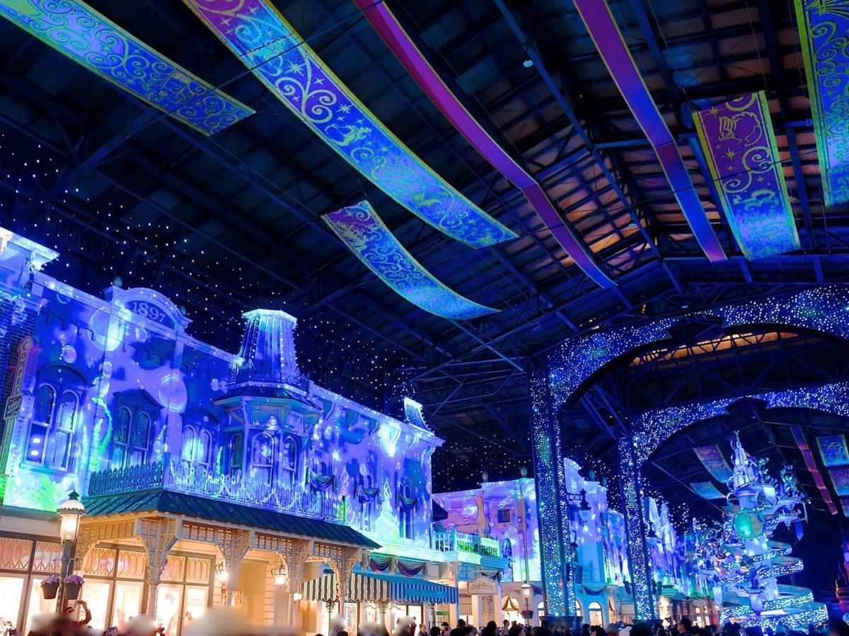 MezzoMikiD's tweet photo. 35周年なら��はのクリスマス！
東京ディズニーランド
“ディズニー・クリスマス2018”の概要が発表されました☆
詳しくは→ https://t.co/0LRzAD3jEq https://t.co/10GgzTlzUf
