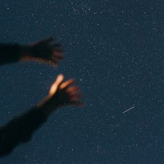 somethingsofter's tweet image. 🌟 to Jaemin , la soleil 🌟

Out of the millions of wonders
and dozens of complexities
in this universe,
the most beautiful thing
my hands have held,
are yours

🌟 from Jeno , la lune 🌟