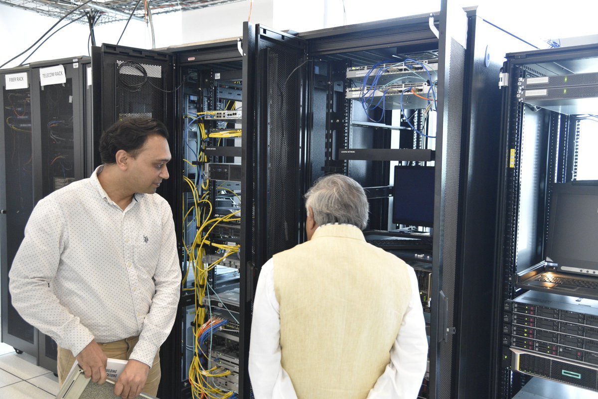 bennettuniv's tweet photo. #BennettConnect
"Father of India's First Supercomputer with the #Supercomputer facility @BennettUniv"
Lauding the #infrastructure and the ambience, Dr. Vijay P. Bhatkar emphasized the need for students & faculty to the make the most of the facilities at hand, as he finished. https://t.co/36a8FoRE32