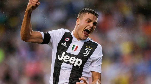 TifosiBN's tweet photo. 🇮🇹 #Genoa: è fatta per #Favilli, ma la #Juve si riserva il diritto di #recompra ➡️ https://t.co/Zut4HQnXiY
🇬🇧 #AndreaFavilli to complete #CFCGenoa #switch ➡️ https://t.co/U2nrXEBv8t
#Calciomercato #Juventus #AuguriAndrea #SerieATim20182019 #Centravanti #Attaccante https://t.co/RhZDjiiAyF