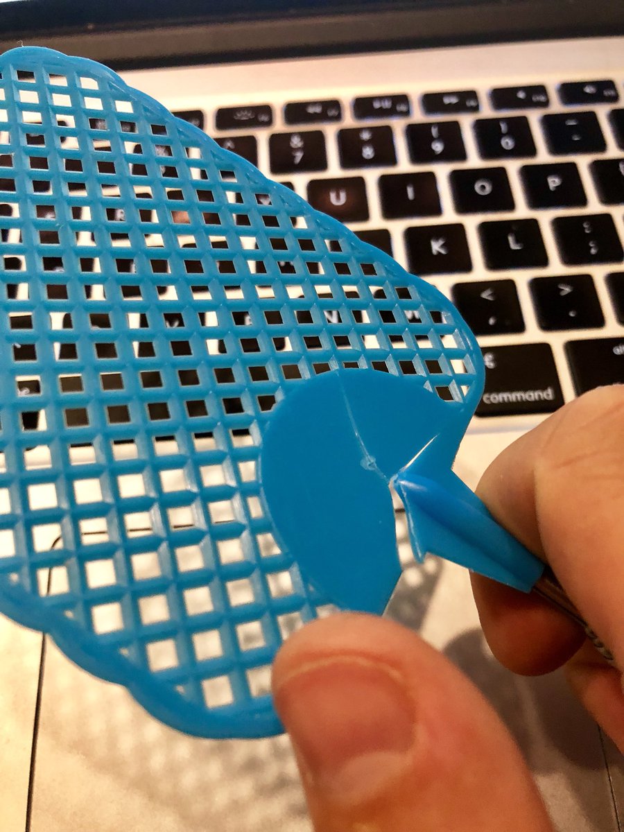 yuriy_tymchuk's tweet photo. This is a story about how I bought a fly smacker for $1.14 from @AliExpress_EN and it broke after a few days of use. Then I designed and printed a new smacking part. #ToBeTested https://t.co/vIRp6x8NNz