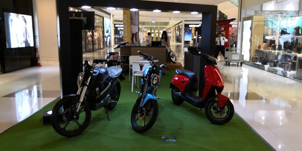 Vmoto5's tweet photo. Super Soco TS, TC and the latest CU-X samples are shown in local shopping mall in Taiwan https://t.co/y96Doo6r4d