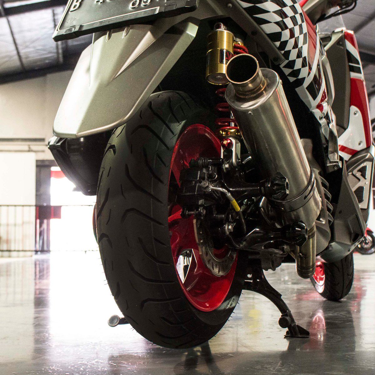 tdrmitra2000's tweet photo. #Comet #Tires in collaboration with #TDR #HighPerformanceTechnology presents TDR Explorer Tires. Designed with special pattern for better grip on the road and stability during cornering in dry or wet condition. - https://t.co/UJo3VspviR
#18Solutions #HighPerformanceSolutions https://t.co/Fo0Vi2nxUG