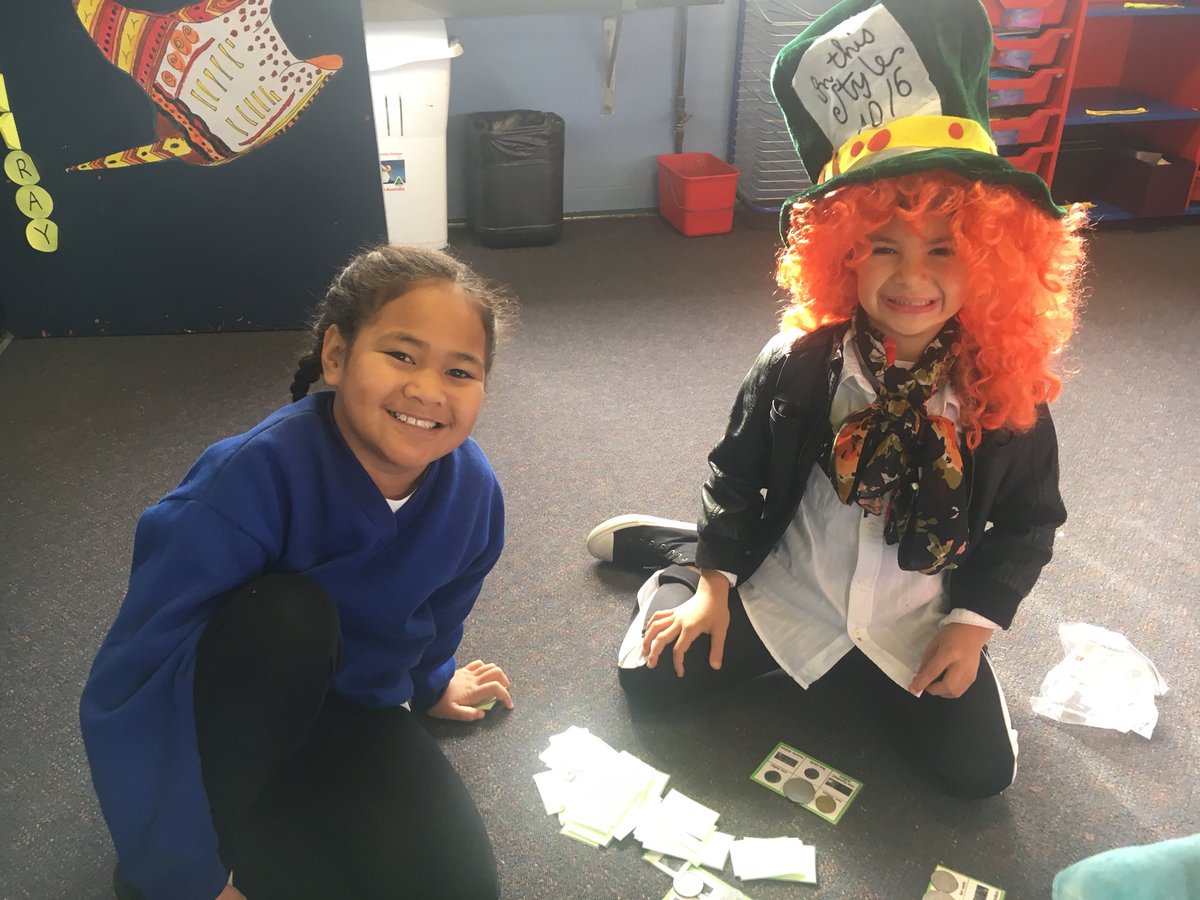 Асимптотически нормальное оценивание многомерного параметра в задаче дробно линейной регрессии