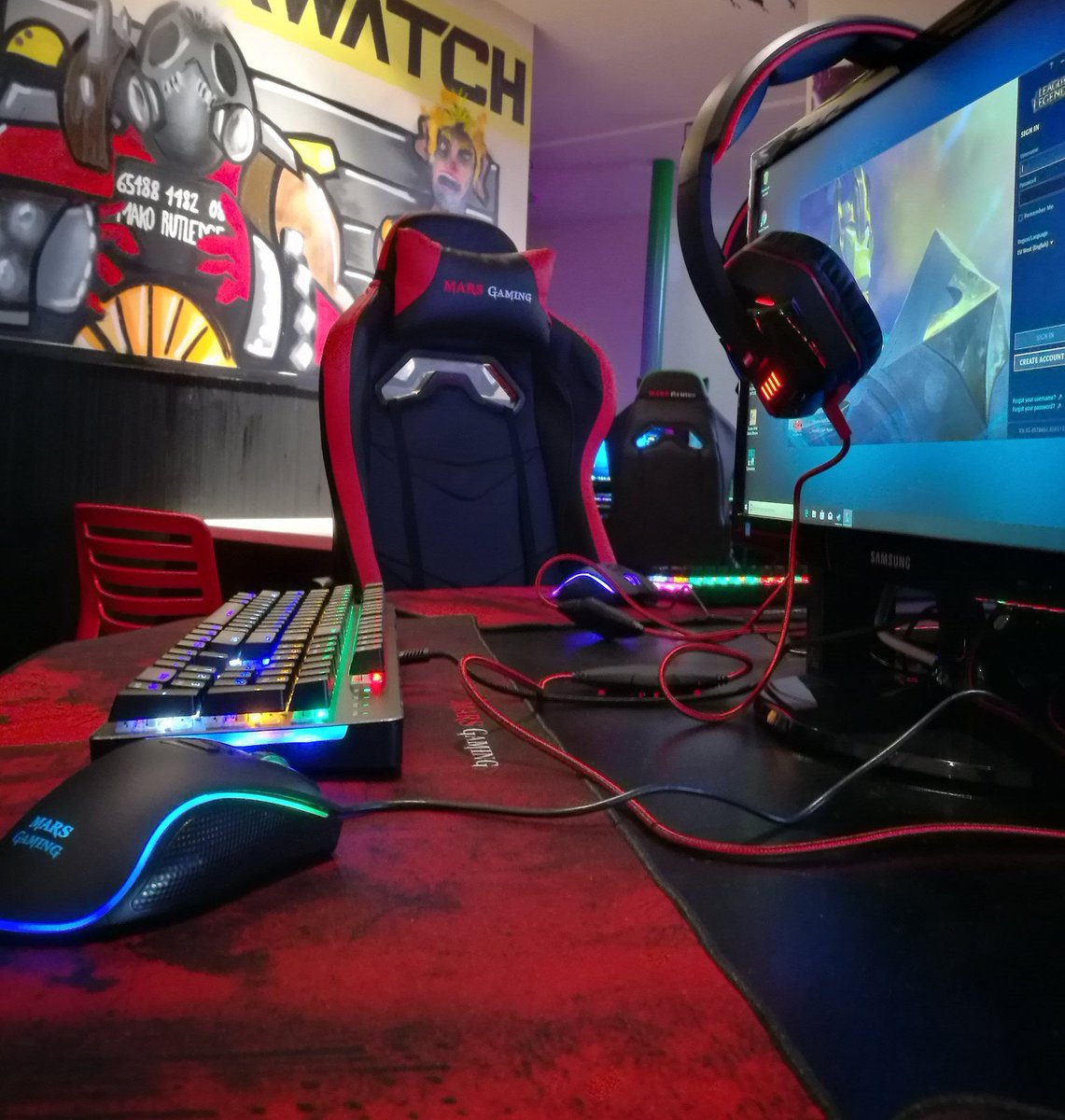 MarsGaming_'s tweet photo. 🔴 Setup Mars Gaming 🔴
▪Ratón MM318 💶 29.90€
▪Alfombrilla MMP2 💶 10.50€
▪Teclado MK4 💶 39.95€
▪Auriculares MH4V2 💶 47.50€
▪Silla MGC3 💶 149.90€
🔴 Todo en https://t.co/5TPfNx2OJT https://t.co/Ru6tqgI2Az