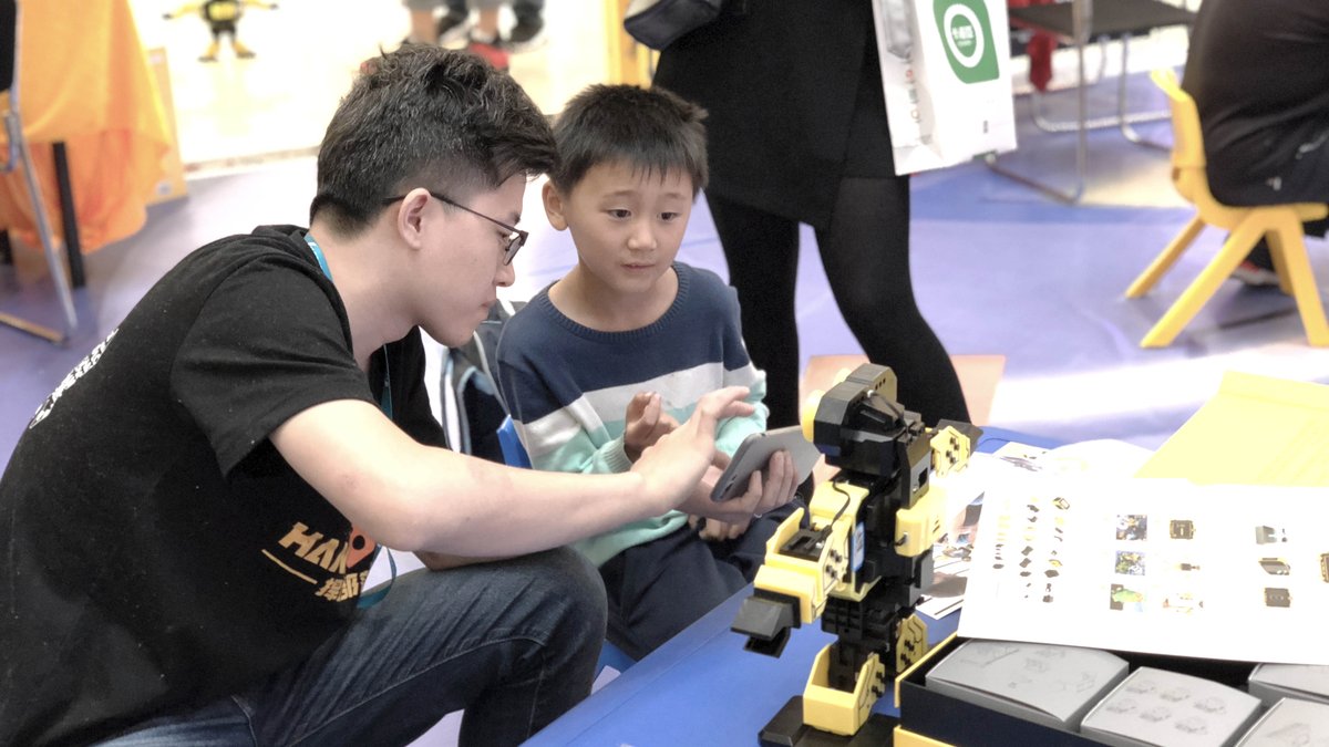 HandiBlox's tweet photo. We're excited to see our robots help build interest in science, coding, and creativity all around the world, this time in Shandong, China! https://t.co/4Dt3A1gghp