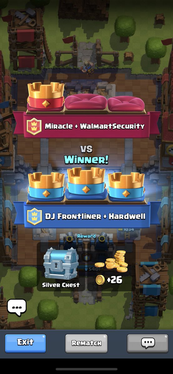 Casually playing @ClashRoyale with @HARDWELL 😂 https://t.co/MWc1HAs0xv