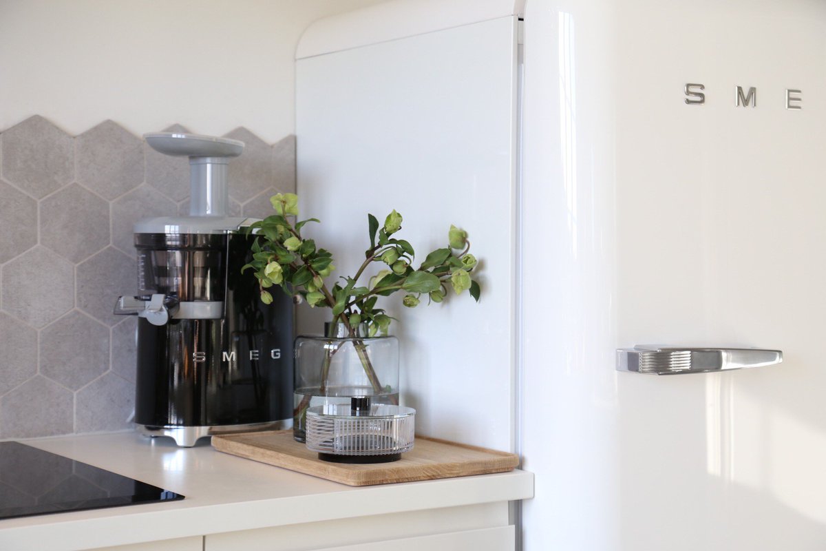 Sponsored /
In Copenhagen borough Vesterbro the Italian home appliance manufacturer Smeg has its own Concept Store. Make sure to stop by for a freshly made espresso and be inspired. Read the CFW Postcard guide to the store on the CFW APP
Smeg: 
bit.ly/2M1eErG  #smeg #cfw