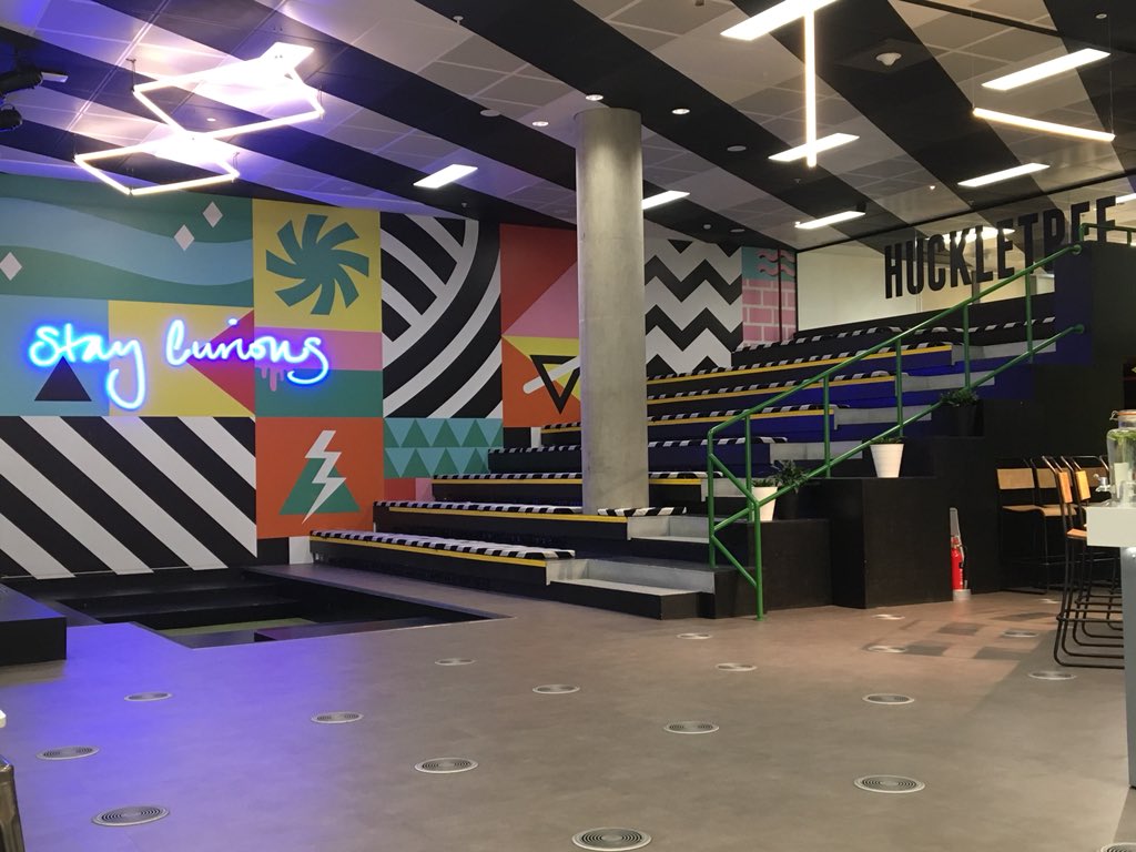 FiveYearsTime_'s tweet image. Great to be @huckletree today to give a workshop for the @OAaccelerator with @ODIHQ on perfecting your pitch! #sportstech #pitchperfect #startups #fundraising #SeriesA