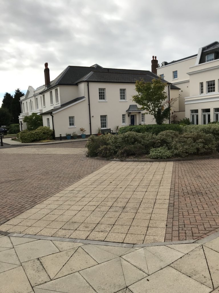 RustingtonClean's tweet image. Beautiful setting for cleaning today #commonwaycleaning #endoftenancy #carpetcleaning #rustingtoncleaning
