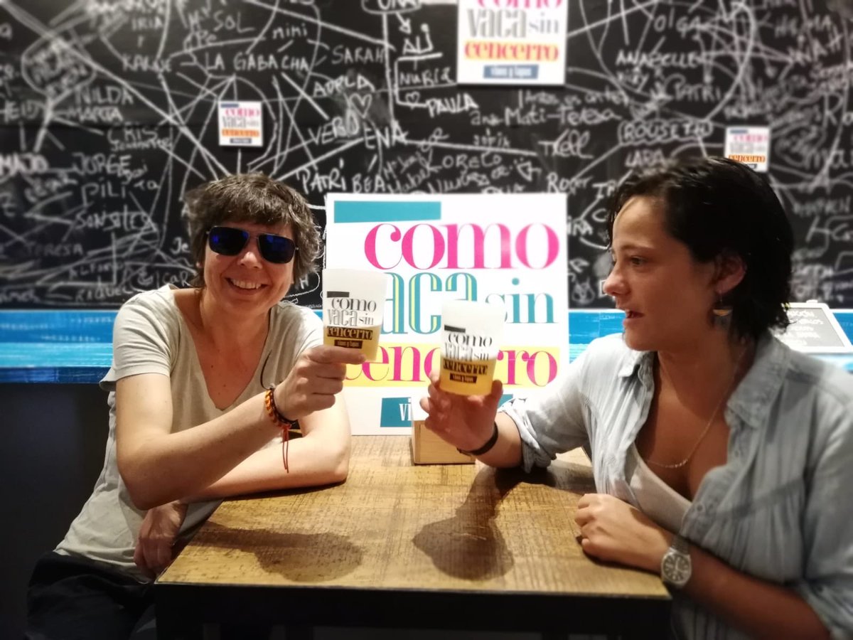 ComoVacaSinCenc's tweet photo. ¡Empiezan las fiestas de San Lorenzo! A partir de las 20h os esperamos en la vaca con la música de Dj Inés. 
¡Todo listo! ¿Ya has encontrado tu cencerro? ¿Ya tienes nuestro vaso?
#fiestassanlorenzo #fiestaslavapies #vasosreciclables #lavaca #comovasincencerro #lavapies https://t.co/ujEJvjF2Yu