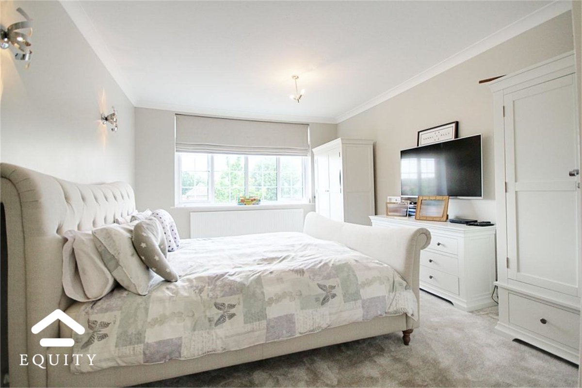 EquityEnfield's tweet photo. 4 bed House for sale, Slades Rise, Enfield, EN2 - £850,000
https://t.co/8OHHGNSkpU
#enfield #property #estateagents #equityestateagents #propertymanagement #guaranteedrent #sales #lettings #landlord #tenant #EN1 #EN2 #EN3 #Enfieldtown #forsale #tolet #soldby #letby https://t.co/AUjH1IS2Am