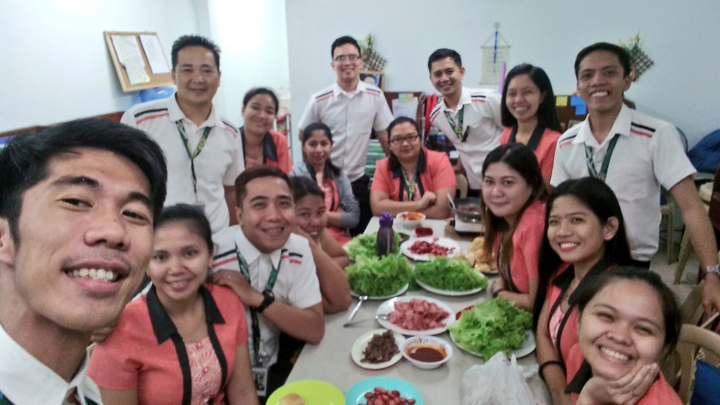 SirDens's tweet photo. Nice to be back π
#shsfam
@epmendoza14 @arvielyn7 @soltes28 @edzel_mangune https://t.co/nN3pEGQBsN
