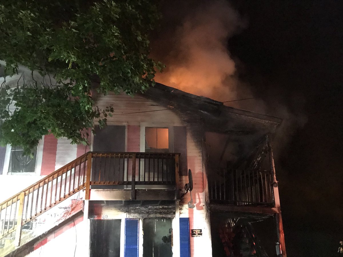 ww911dispatch's tweet image. Working fire 50 Chapman St Willimantic CT.
