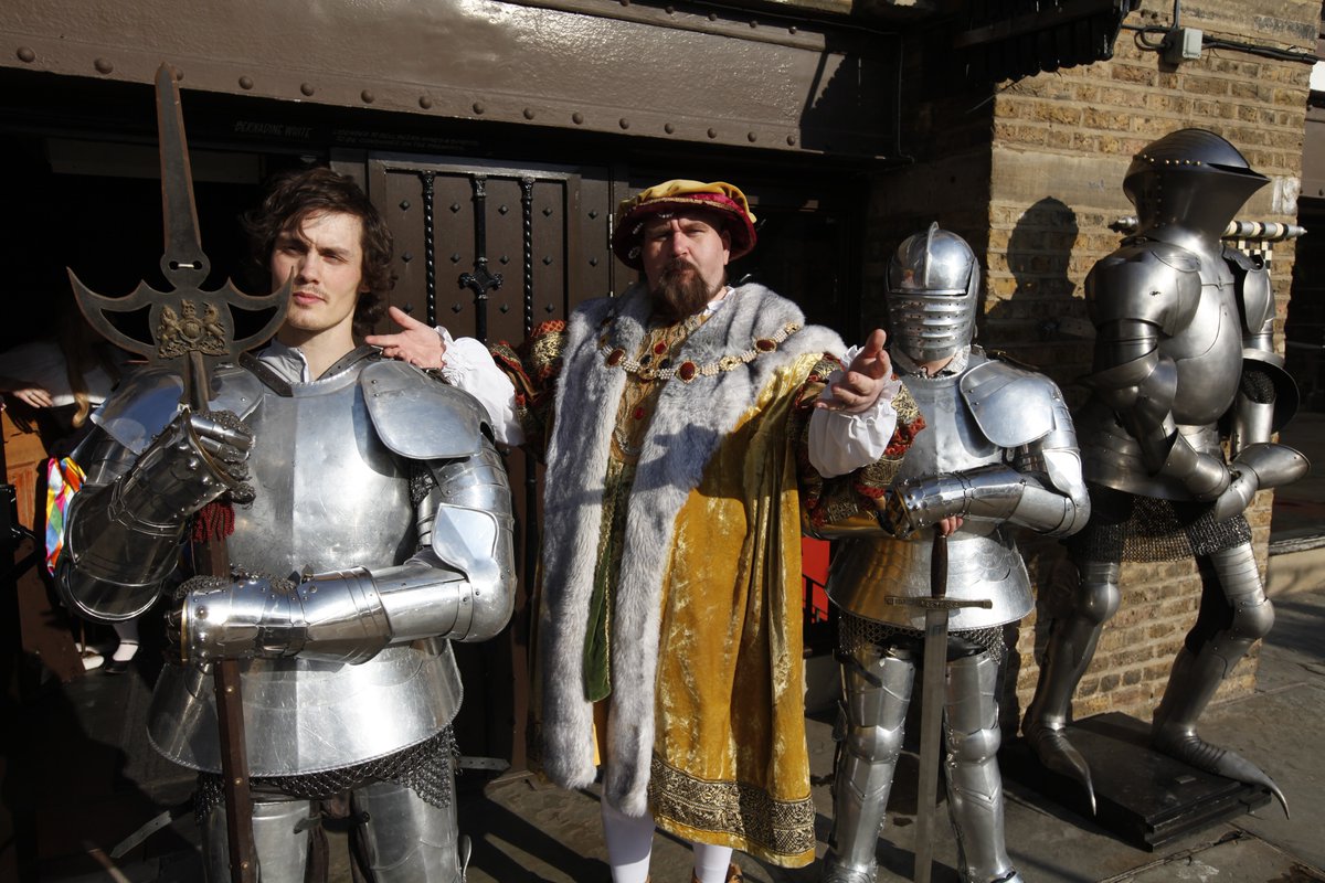 The Medieval Banquet Grab Your Sword Get Your Comfiest Suit Of Armour And Head On To The Medieval Banquet It S Time To Get Medieval Magic Fun London Themedievalbanquet Knights T Co Iyzkf9prg5