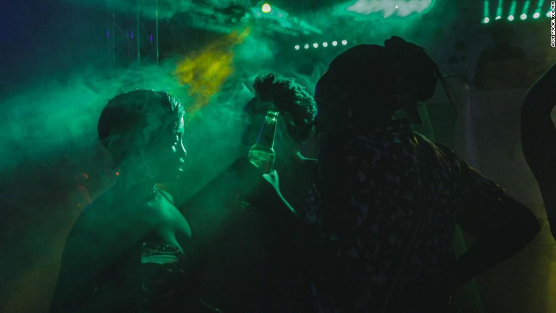 Movimientos's tweet photo. "All us female DJs here play something different," she said. "It's to make a statement. This is our movement and this is how we're gonna shout." - The feminist DJs in Uganda taking back the night #DJKampire #FemaleDJs #FemalePower ✊ https://t.co/HzgiaDu2GM https://t.co/vG6f8lppm4