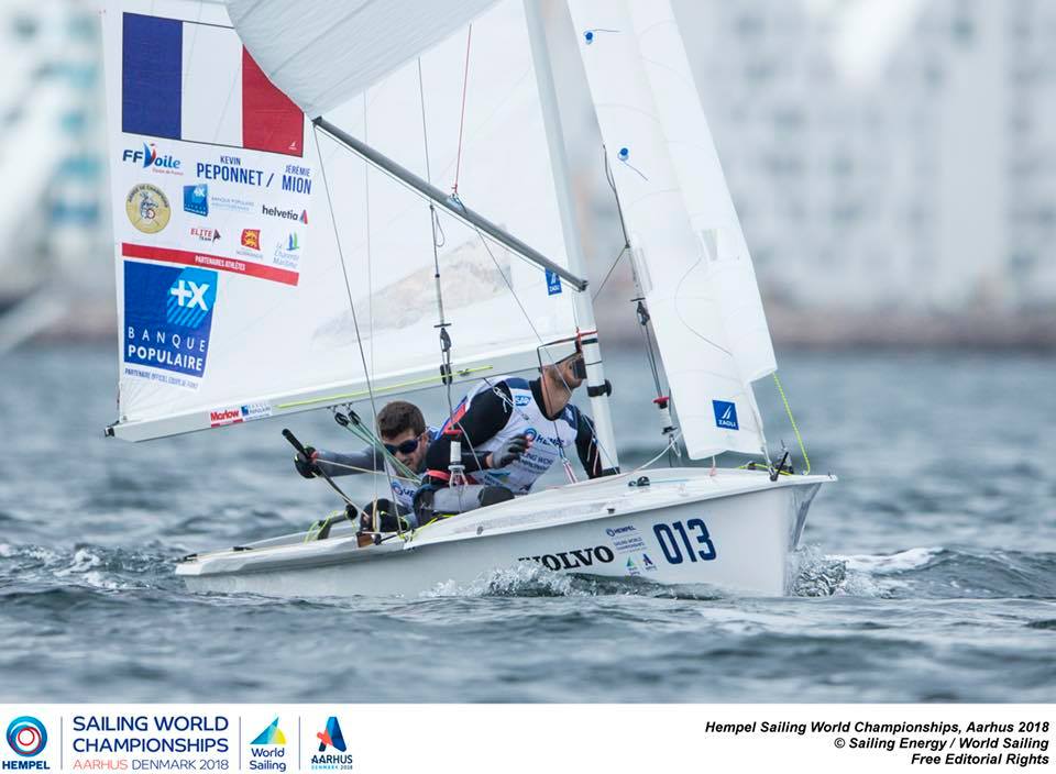 BPMed's tweet photo. [ Championnat du Monde de #Voile - #Aarhus2018 ] 🇩🇰 ⛵ Après une seconde manche de haute-volée hier, @JeremieMion et @KePonnet se hissent à la 2ème place du général. Reste une dernière ligne droite à bien négocier pour aller chercher un beau podium et rêver de #Tokyo2020 ! https://t.co/pOFinHQ5VV