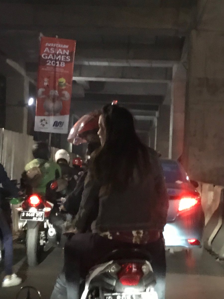 ⁦<a href="/TMCPoldaMetro/">TMC Polda Metro Jaya</a>⁩ contoh tdk pakai helm di fatmawati arah ITC