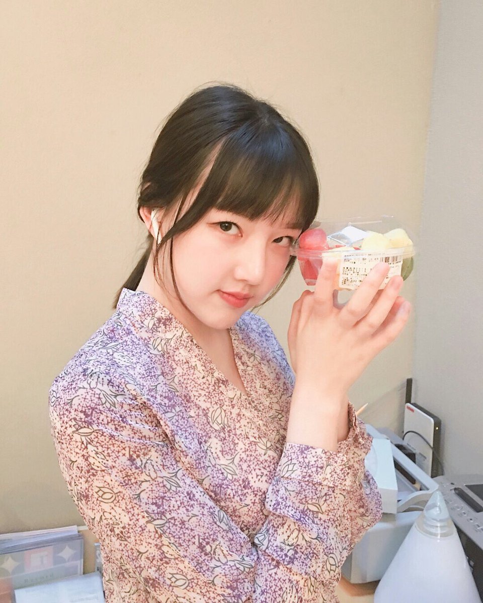 itsmaeharlene's tweet photo. [PHOTO] #GFRIEND Official Instagram update with #Yerin (180808) 2/2

“Cookies 🍪 is not suitable for fruit 🥝🍉🍍replacement . . I don't not need it until 3 o'clock .. 🍶  #prettychild, #Yerinunnieispretty, #ofcourseIampretty ㅓ..ㅓㄴ"

Source: https://t.co/Fgks0iULWY https://t.co/ilE2II74Sj