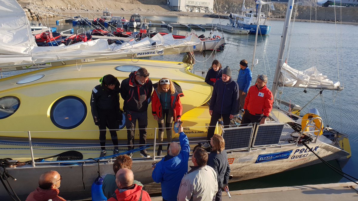 PolarquestOrg's tweet image. Verso il #crashpoint Italia Airship 81°14'N, 25°25E per consegnare alle acque polari le offerte che i discendenti ci hanno affidato a #NyAlesund 

#Polarquest2018 #Nanuq #scienceadventurers 
con @centrofermi @crs4research @StampaCnr @CERN @SGI_Onlus @UniEuropeaRoma 

Seguiteci!