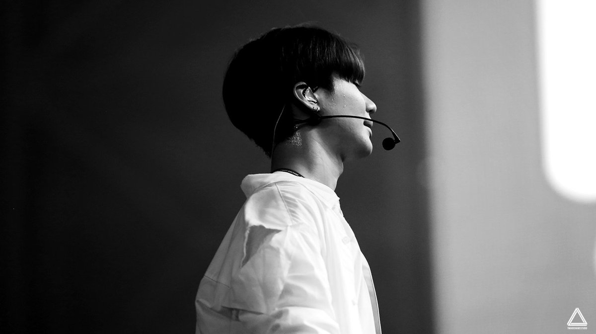 TMH-Studio: 20180802 KMF HD : Part 7 : .... take a rest.😄😊

#태민 #TAEMIN #テミン