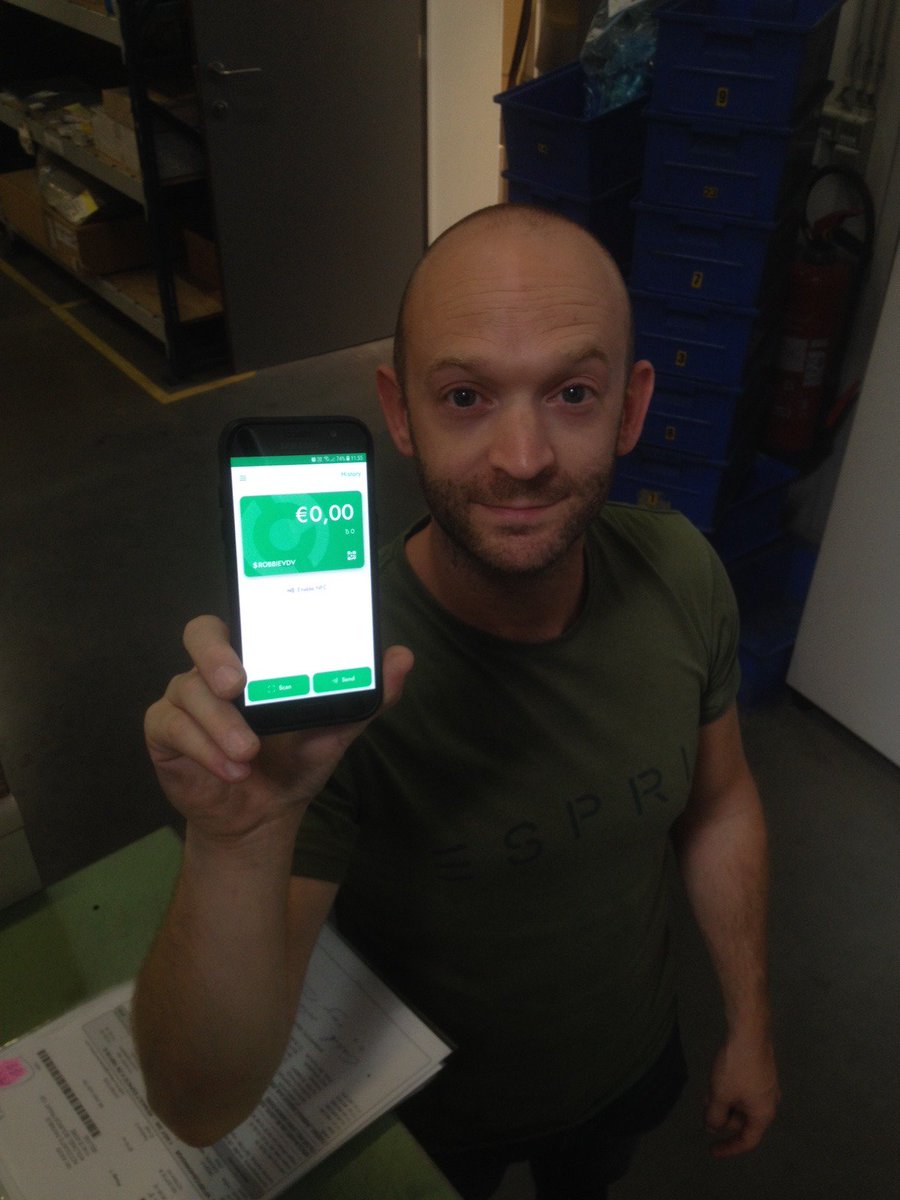 Christophe_Be's tweet image. I finally convinced my colleague to install @handcashapp he was very skeptical about #BitcoinCash at first, so this is a win!! 😁😁 Please help me convince him that we are the only real Bitcoin by sending him a small tip: $robbievdv !! Any help is much appreciated! 💚