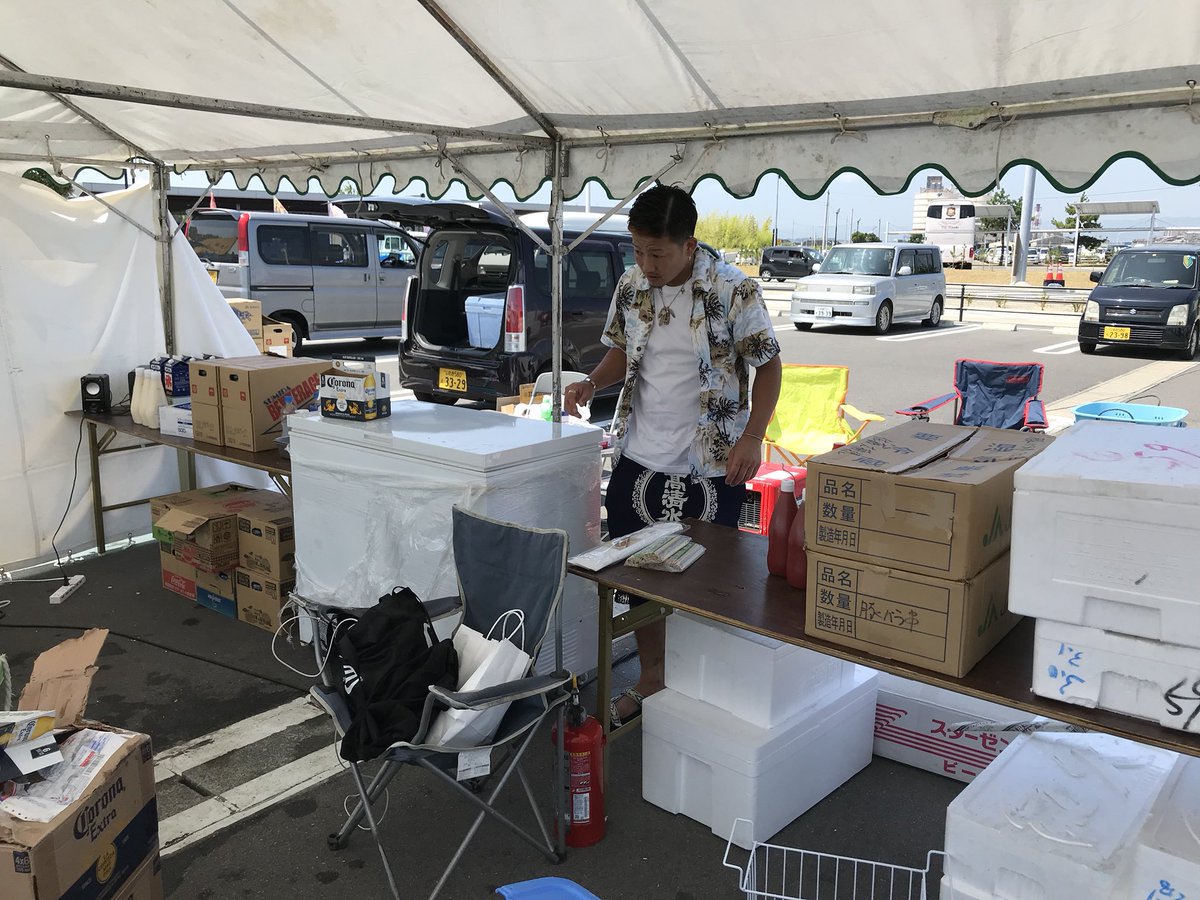 Da1sukeS's tweet photo. 小名浜花火大会初の試みでしたが
沢山のお客様に来てもらいやってよかったです！
先週は駒 BARお休みでしたが今週は
金曜日、土曜日、日曜日と11時よりやってますので飲みましょー！
位置情報は⬇︎ https://t.co/NBKQwTYX31